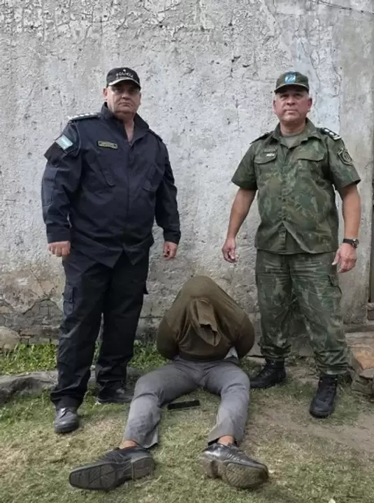 pap� de nahu� detenido
