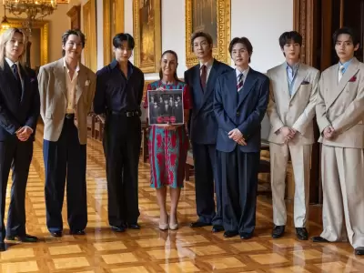 BTS hace historia en M�xico: m�s de 50 mil personas los esperaron en el Palacio Nacional