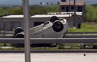 auto volcado en Ruta Provincial 1