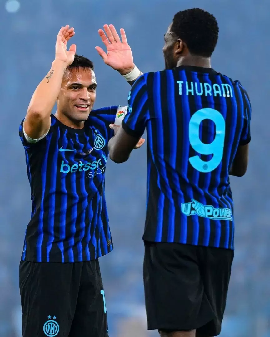 Lautaro celebra su gol con Thuram