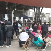 Quejas y malestar en Alto Comedero por el operativo oftalmológico: denuncian desorganización y falta de información