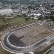Sadir supervisó avances del complejo deportivo y la pista de atletismo internacional en Alto Comedero