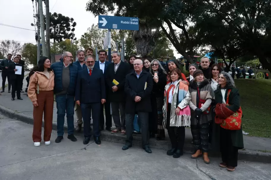 La transitada calle se encuentra en Los Perales