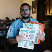 Tiene todos los �lbumes de los Mundiales desde 1978 y rechaz� una oferta de un jeque en Qatar