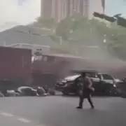Al menos ocho muertos y decenas de heridos tras un choque entre un tren y un colectivo en Bangkok