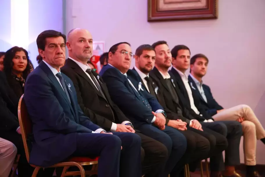El gobernador Carlos Sadir estuvo acompa�ado por funcionarios y representantes de empresas mineras