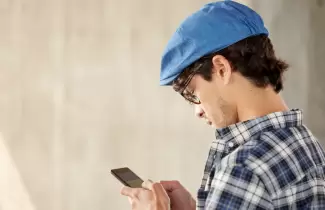 La mala postura al utilizar tecnolog�a puede causar inconvenientes f�sicos como el "text neck"