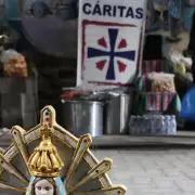 C�ritas lanz� su colecta solidaria y pidi� donar ropa limpia y en buen estado ante la llegada del fr�o