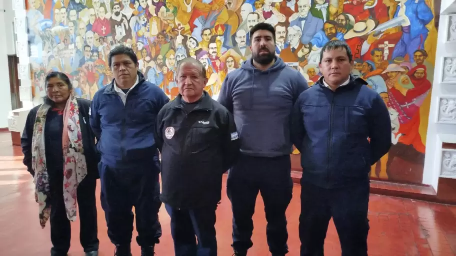 Bomberos voluntarios en la Legislatura