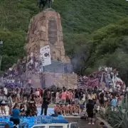 Prohibieron el uso de bengalas de humo en el Monumento a Güemes de Salta