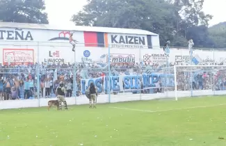 hinchada del lobo en Salta