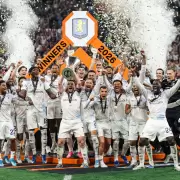 Aston Villa gole� al Friburgo y se consagr� campe�n de la Europa League tras 44 a�os