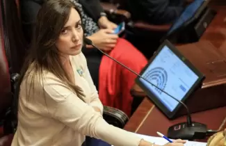 Luego de no haber sido invitada al Tedeum Victoria Villarruel pidi� "unidad y paz"
