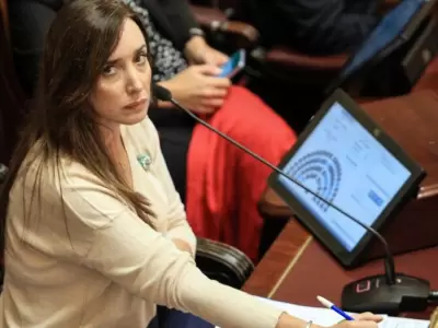 Luego de no haber sido invitada al Tedeum Victoria Villarruel pidi� "unidad y paz"