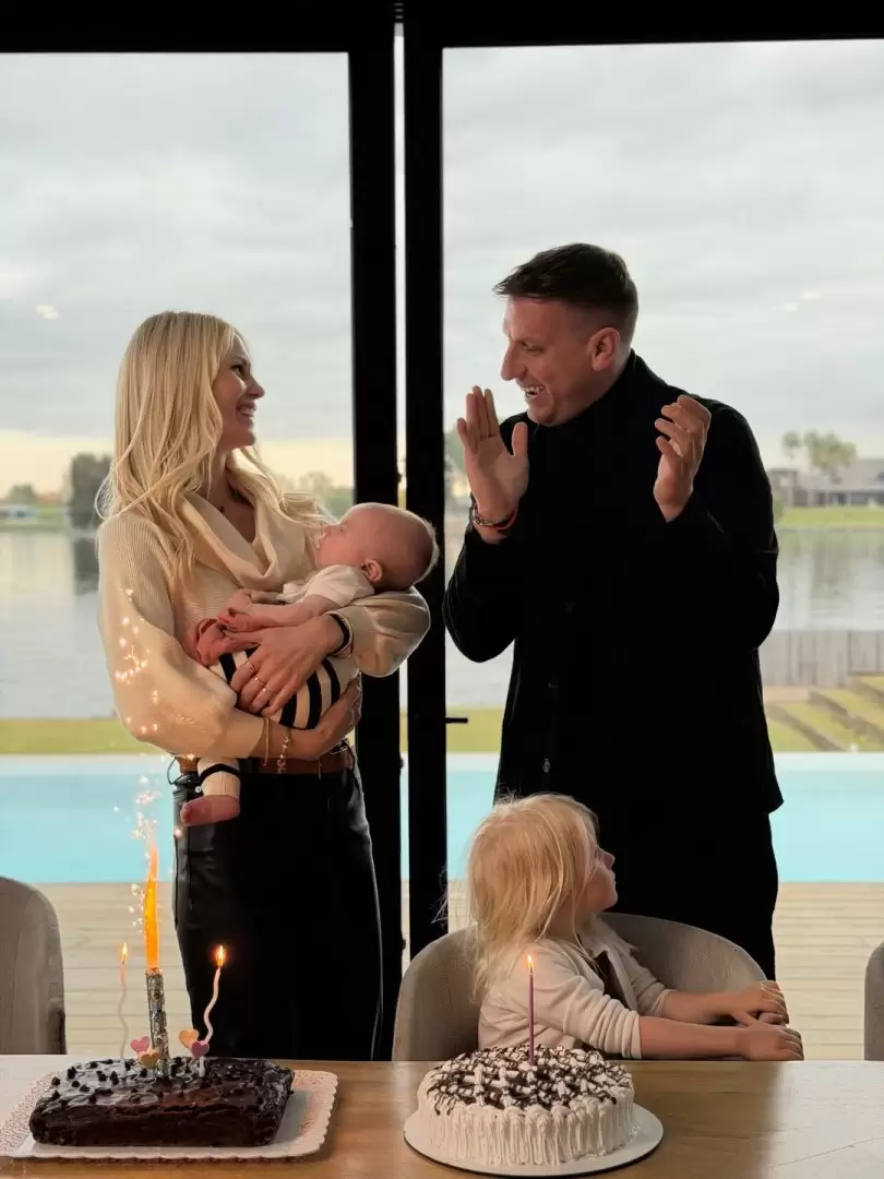 daniela christiansson cumplea�os junto a Maxi Lopez