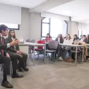 Sadir compartió una charla con estudiantes universitarios en el espacio "Mirada federal"