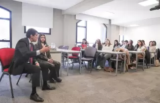Sadir comparti� una charla con estudiantes universitarios en el espacio "Mirada federal"