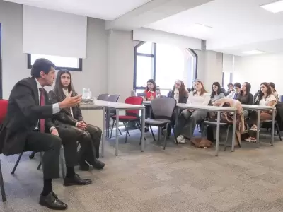 Sadir comparti� una charla con estudiantes universitarios en el espacio "Mirada federal"