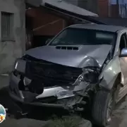 Siniestro vial en Alto Comedero: perdió el control de su camioneta y colisionó con un poste