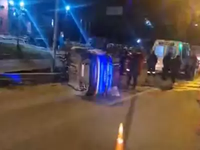 Auto volcado - conductor en estado de ebriedad en Alto Comedero