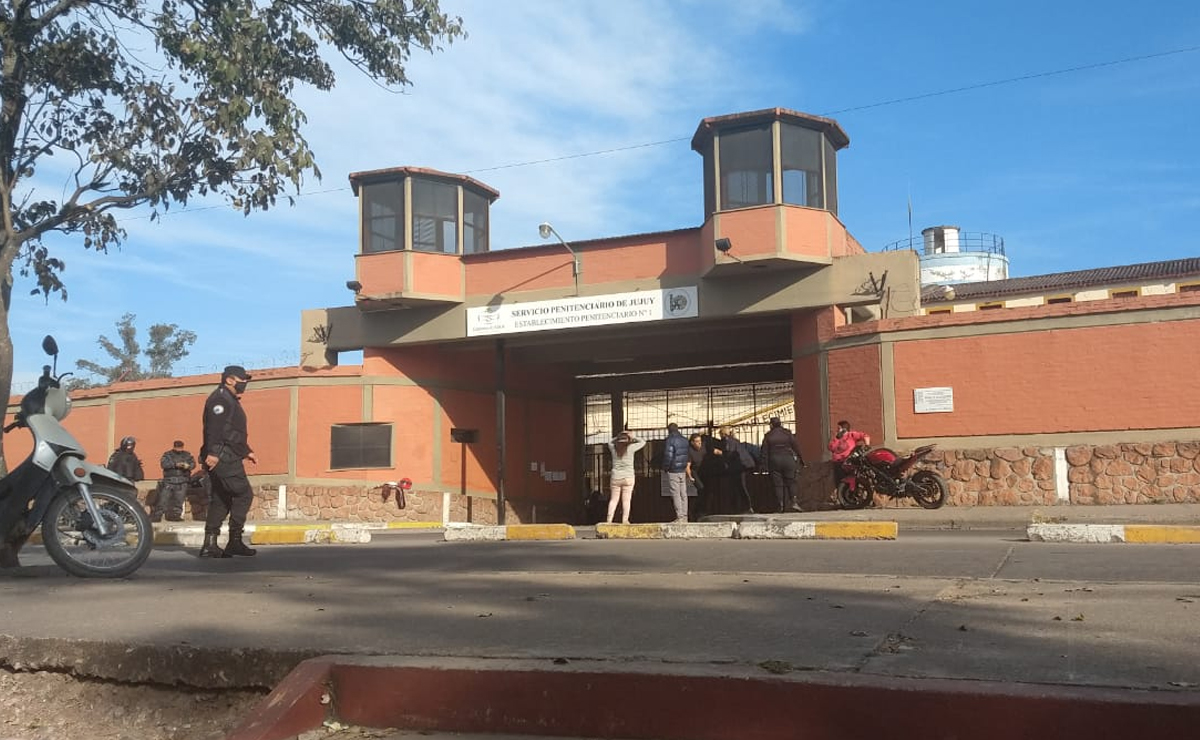 Incendio en el penal de Gorriti: uno de los condenados por el femicidio de Iara Rueda está grave