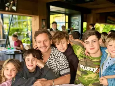 Los hijos de Benjam�n Vicu�a con la China Su�rez volvieron de Turqu�a y compartieron tiernas postales familiares