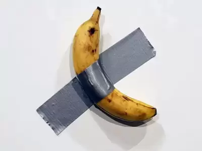la obra comedian del artista italiano maurizio cattelanfue robada en metz