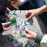 Prohibieron llevar las figuritas del Mundial a una escuela para evitar peleas y distracciones