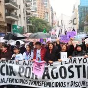 Los abuelos de Agostina Vega encabezaron la marcha de Ni Una Menos en C�rdoba