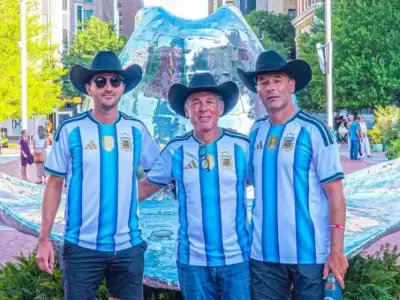 Ciclistas de Gualeguaych� llegaron al Mundial en sus bicicletas