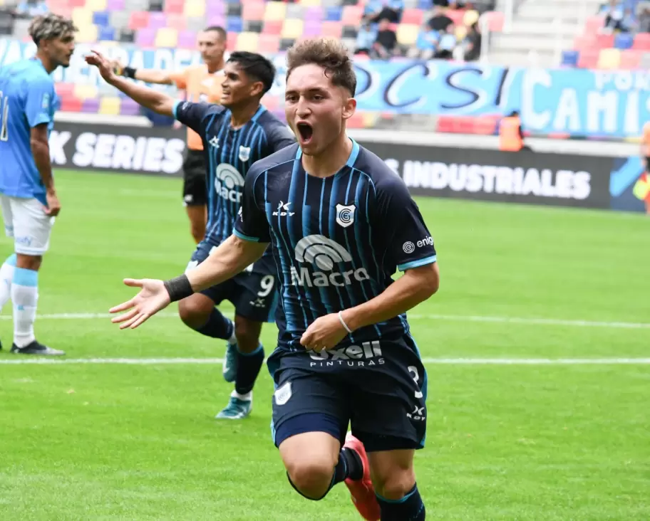 Mart�n Lazarte celebra su gol ante Belgrano en Copa Argentina