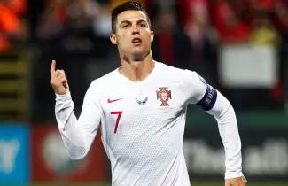 Escandalosa pelea y dos expulsados en el triunfo de Portugal 2 a 1 ante Chile