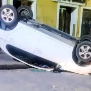 Un automovilista chocó, volcó y fue demorado en Tilcara