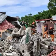 Tragedia: brutal terremoto de 7,8 sacudi� a Filipinas y hay alerta de tsunami