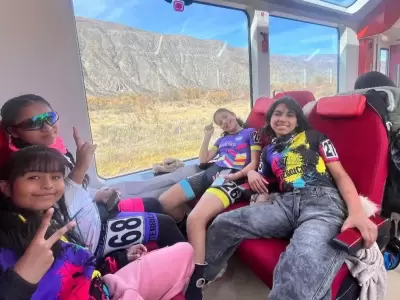 M�s 500 integrantes de delegaciones experimentaron el viaje en el Tren Solar de la Quebrada