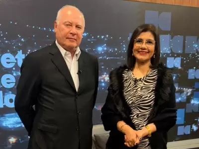detras de las noticias