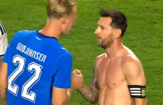 El emotivo reencuentro de Messi con el hijo de un excompa�ero del Bar�a: "�Te acord�s qui�n soy?"