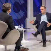 La explicación de Adorni tras presentar su declaración jurada: "Ahorramos en negro, como todos los argentinos"