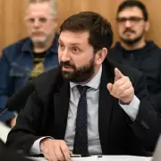 La oposición exigió la renuncia de Manuel Adorni: “No tiene aptitudes para ser jefe de Gabinete”