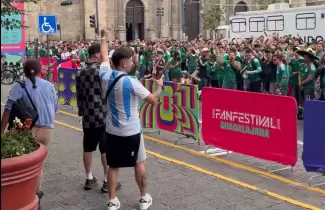 Mauro, el juje�o que "enfrent�" a cientos de hinchas Mexicanos
