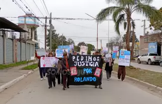 Familiares de Rolando Vergara marcharon en Palpal� para pedir justicia tras el siniestro fatal