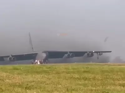 Avi�n bombardero B-52 se estrell� en los Estados Unidos