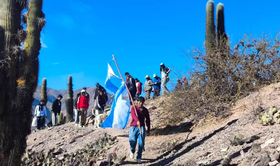 Estudiantes de hornillos vivieron una jornada de trekking en las alturas