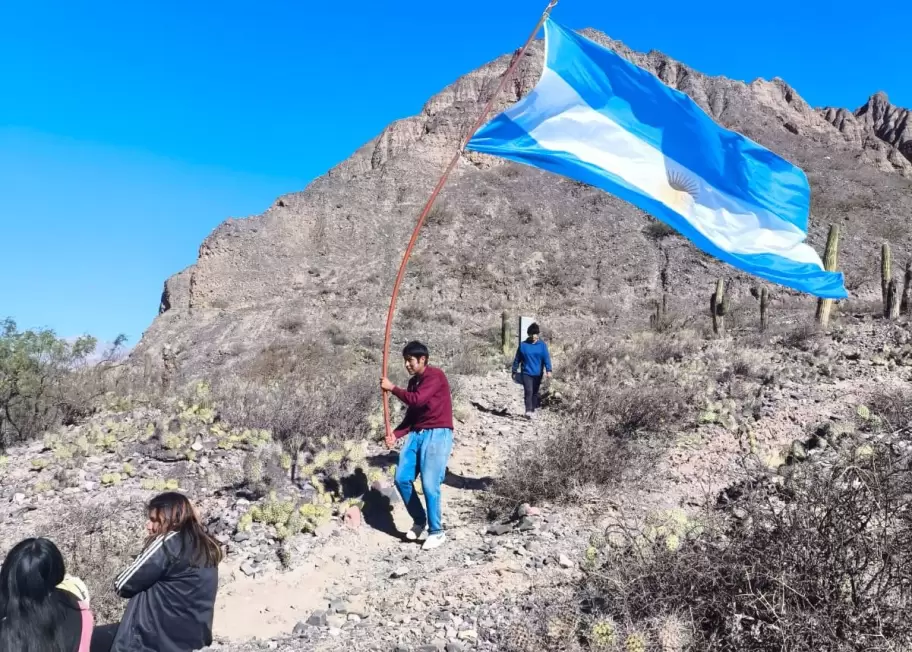 Estudiantes de hornillos vivieron una jornada de trekking en las alturas