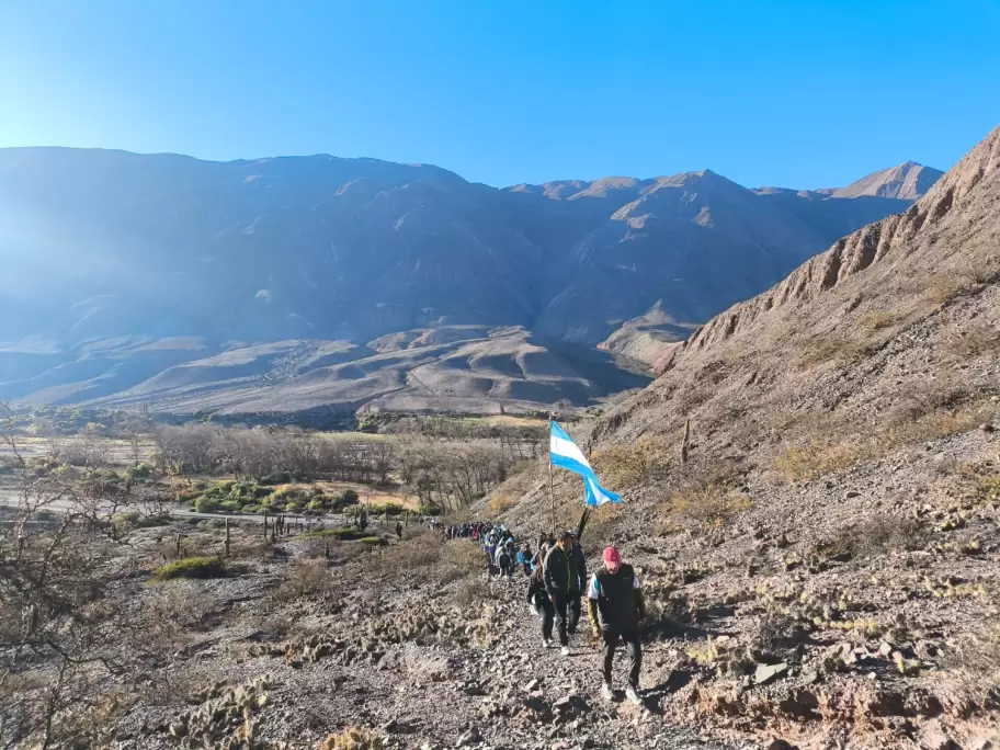 Estudiantes de hornillos vivieron una jornada de trekking en las alturas