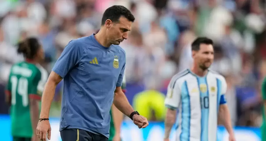 Lionel Scaloni tras el triunfo frente a Argelia en el inicio del Mundial para Argentina
