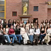 El Colegio Santa Bárbara presentó a sus candidatas a representante