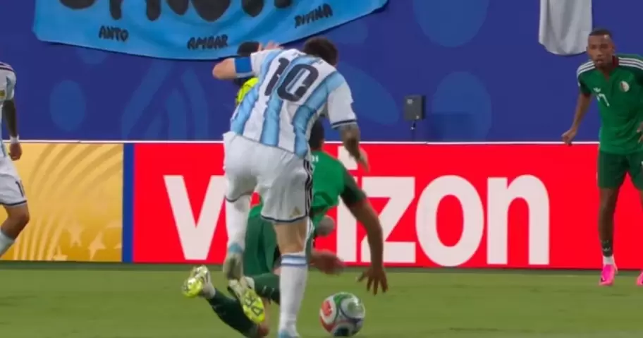 Desde Argelia están molestos por decisiones arbitrales durante el partido frente a Argentina