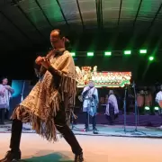 Los Kjarkas hicieron vibrar a una multitud en una celebraci�n hist�rica por el 20 de Junio