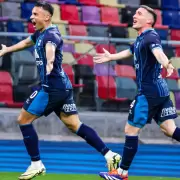 El Lobo gol�o a G�emes y qued� como �nico puntero